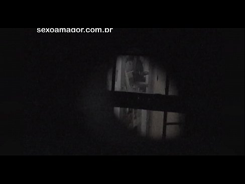 ❤️ Lourinho é filmado secretamente por um voyeur de bairro escondido atrás de tijolos ocos ️ Porno vk em pt.moresexmovies.ru ❤